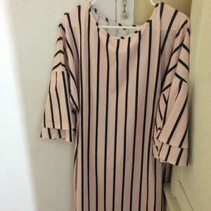 Cute mini dress!! Pink and black!